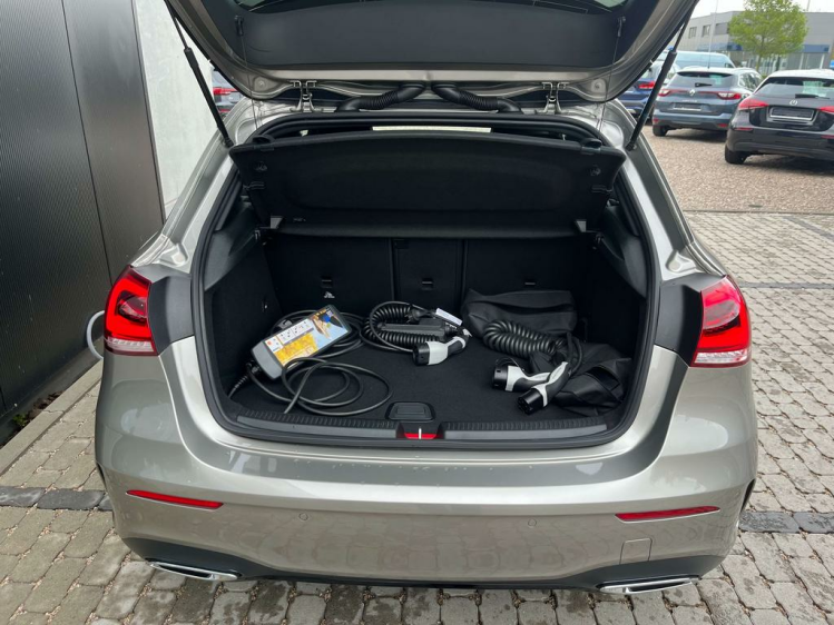 Mercedes-Benz A 250 e PHEV Hybrid AMG-PACK Widescreen/Sfeerverlichting Leconte Motors