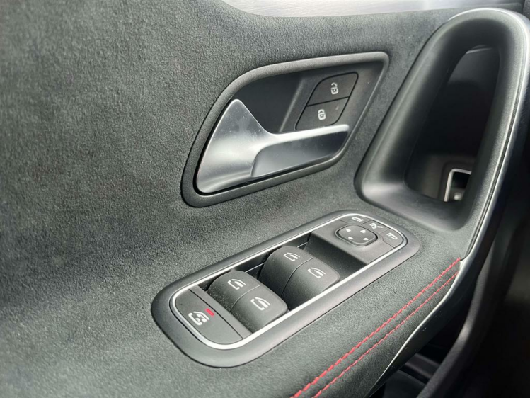 Mercedes-Benz A 250 e PHEV Hybrid AMG-PACK Widescreen/Sfeerverlichting Leconte Motors