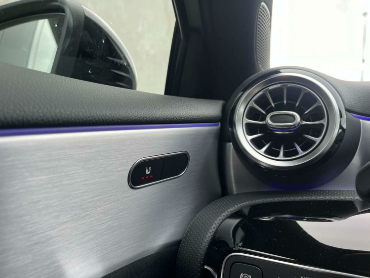 Mercedes-Benz A 250 e PHEV Hybrid AMG-PACK Widescreen/Sfeerverlichting Leconte Motors