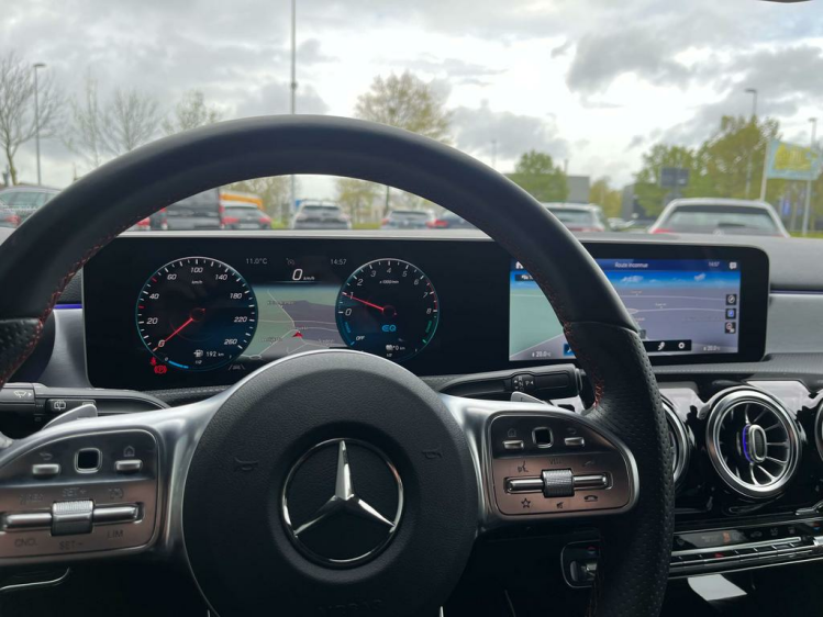 Mercedes-Benz A 250 e PHEV Hybrid AMG-PACK Widescreen/Sfeerverlichting Leconte Motors