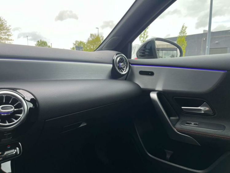 Mercedes-Benz A 250 e PHEV Hybrid AMG-PACK Widescreen/Sfeerverlichting Leconte Motors