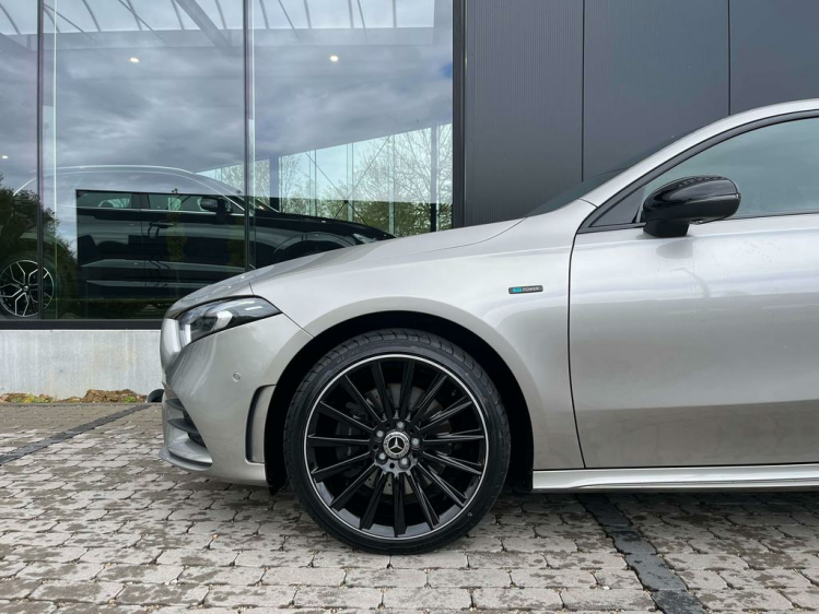 Mercedes-Benz A 250 e PHEV Hybrid AMG-PACK Widescreen/Sfeerverlichting Leconte Motors