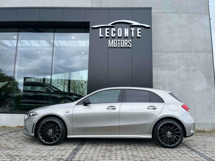 Mercedes-Benz A 250 e PHEV Hybrid AMG-PACK Widescreen/Sfeerverlichting Leconte Motors