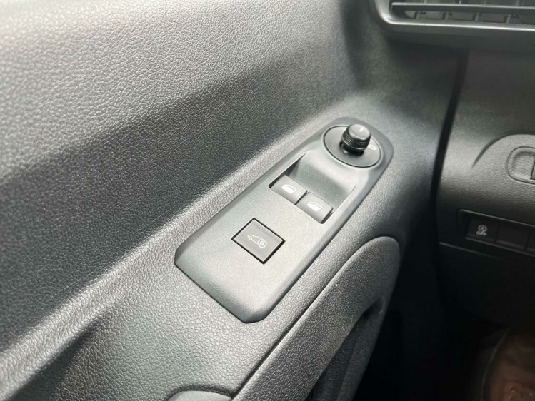 Peugeot Partner 1.6HDI Lichte Vracht 3-zit Gps/Carplay/Cruise/PDC Leconte Motors