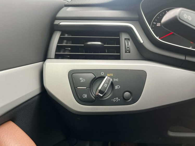 Audi A4 30 TDi S-Tronic Full-LED/Leder/Gps/Zetelverwarming Leconte Motors