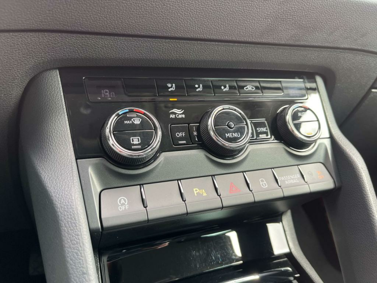 Skoda Karoq 1.0 TSI Sportzetels/Gps/Camera/Trekhaak/Carplay..! Leconte Motors