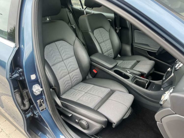 Mercedes-Benz GLA 180 iA DCT LED/Panodak/Leder/Camera/Cruise/BLTH...!! Leconte Motors