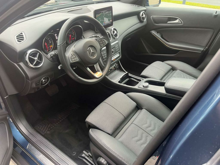 Mercedes-Benz GLA 180 iA DCT LED/Panodak/Leder/Camera/Cruise/BLTH...!! Leconte Motors