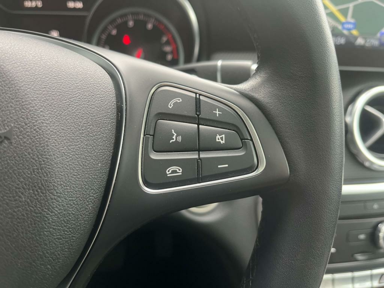 Mercedes-Benz GLA 180 iA DCT LED/Panodak/Leder/Camera/Cruise/BLTH...!! Leconte Motors