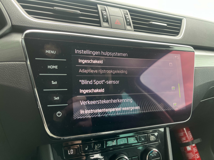 Skoda Superb 1.5 TSI DSG LED/Leder/Sportzetels/Camera/Carplay.. Leconte Motors