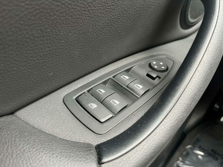 BMW X1 1.5iA sDrive18 Navigatie/Leder/Cruise/PDC/BLTH...! Leconte Motors