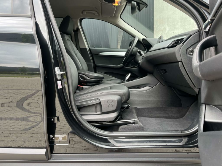 BMW X1 1.5iA sDrive18 Navigatie/Leder/Cruise/PDC/BLTH...! Leconte Motors