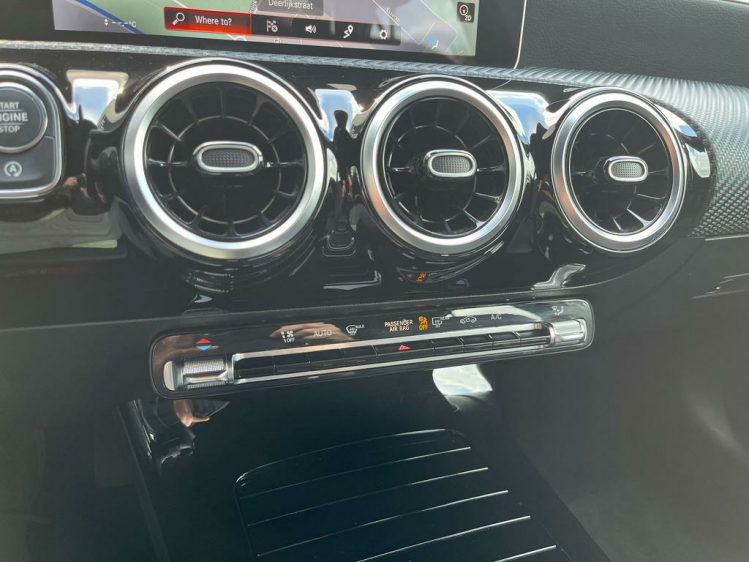 Mercedes-Benz A 180 Business DCT 48.000km Leder/Widescreen/Camera/... Leconte Motors