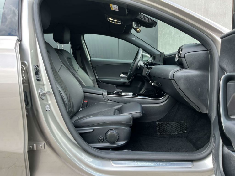 Mercedes-Benz A 180 Business DCT 48.000km Leder/Widescreen/Camera/... Leconte Motors