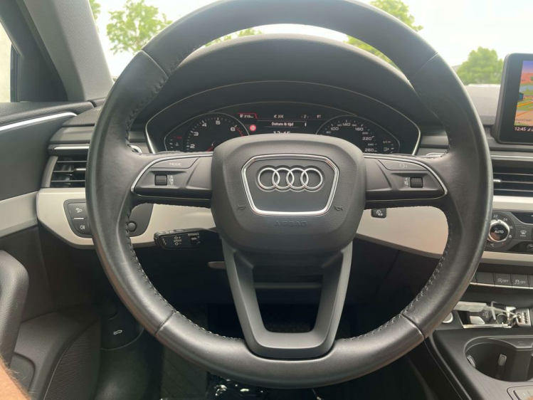 Audi A4 35 TFSI S-Tronic Leder/Navigatie/Camera/Trekhaak.. Leconte Motors
