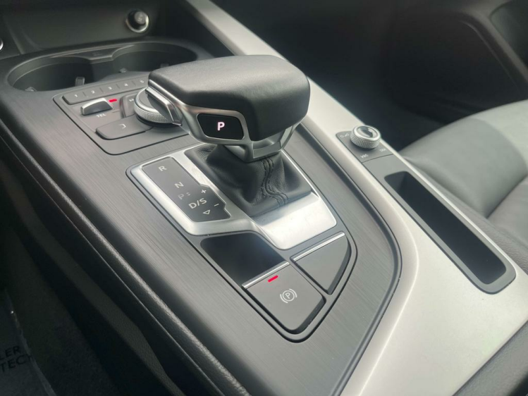 Audi A4 35 TFSI S-Tronic Leder/Navigatie/Camera/Trekhaak.. Leconte Motors