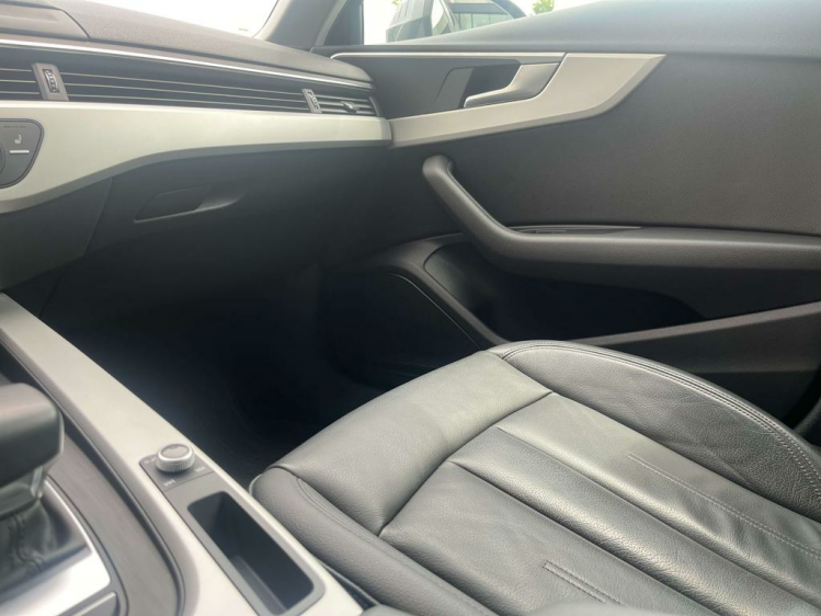 Audi A4 35 TFSI S-Tronic Leder/Navigatie/Camera/Trekhaak.. Leconte Motors