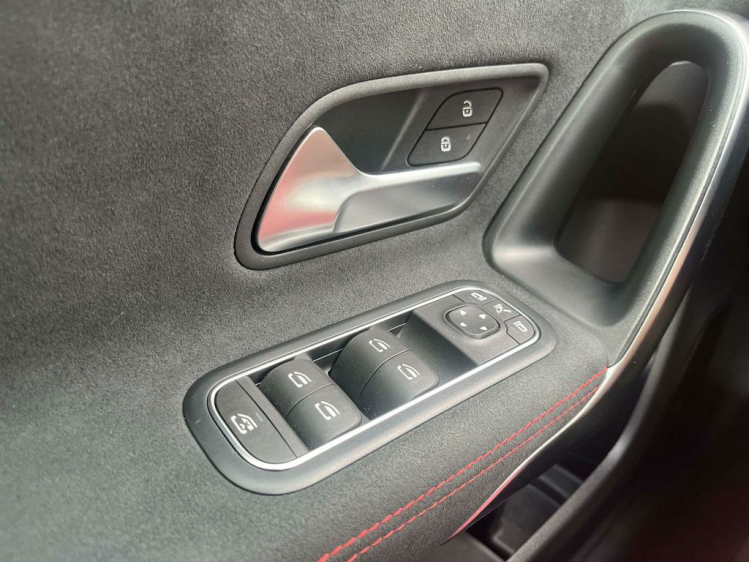 Mercedes-Benz A 180 DCT AMG-PACK Sfeerverlichting/LED/Camera/Burmester Leconte Motors