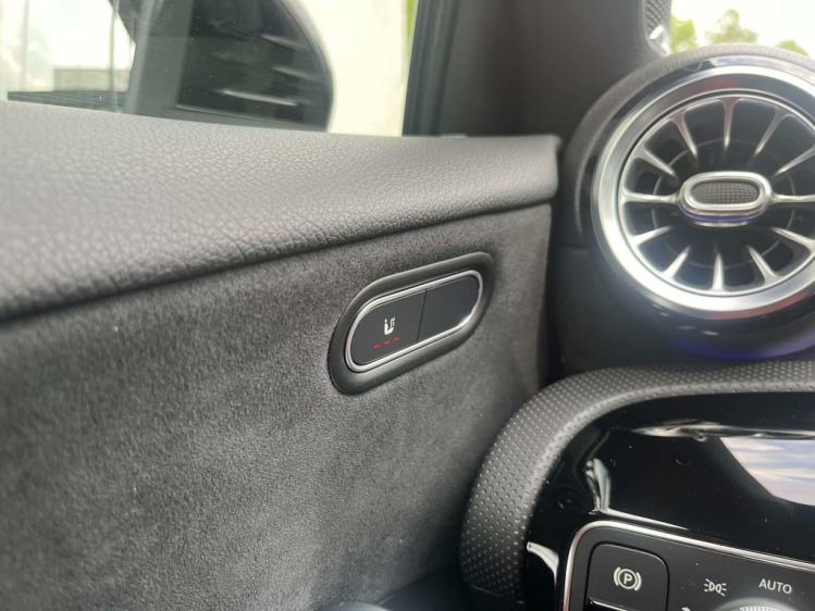 Mercedes-Benz A 180 DCT AMG-PACK Sfeerverlichting/LED/Camera/Burmester Leconte Motors