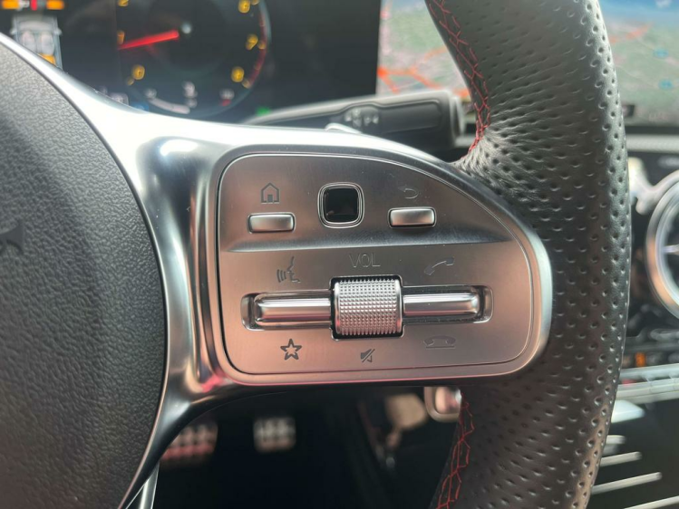 Mercedes-Benz A 180 DCT AMG-PACK Sfeerverlichting/LED/Camera/Burmester Leconte Motors