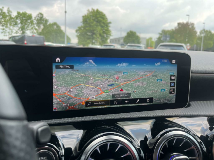 Mercedes-Benz A 180 DCT AMG-PACK Sfeerverlichting/LED/Camera/Burmester Leconte Motors