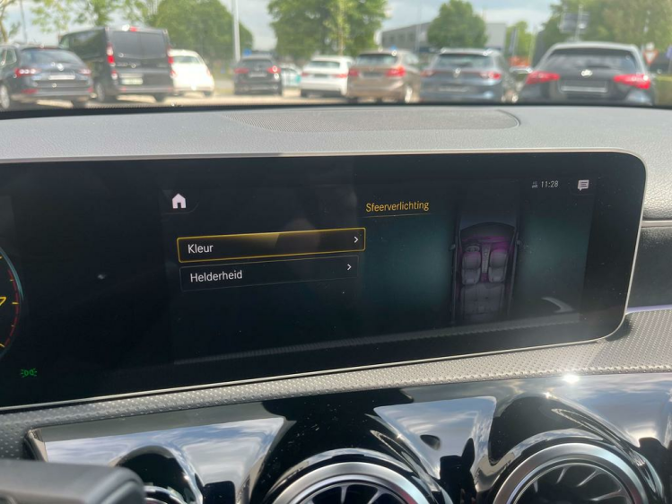 Mercedes-Benz A 180 DCT AMG-PACK Sfeerverlichting/LED/Camera/Burmester Leconte Motors