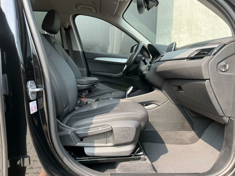 BMW X1 1.5iA sDrive18 Navigatie/Leder/Zetelverwarming/PDC Leconte Motors