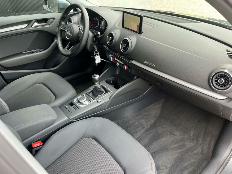 Audi A3 Sportback 30 TFSI Navigatie/Cruise/PDC/Bluetooth.. Leconte Motors