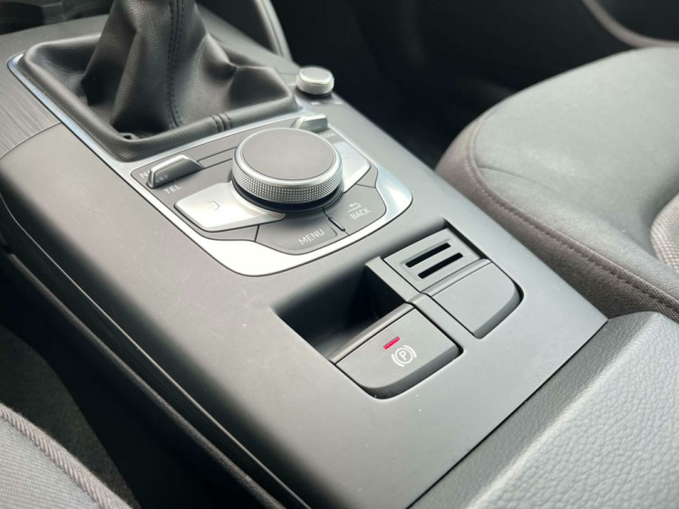Audi A3 Sportback 30 TFSI Navigatie/Cruise/PDC/Bluetooth.. Leconte Motors