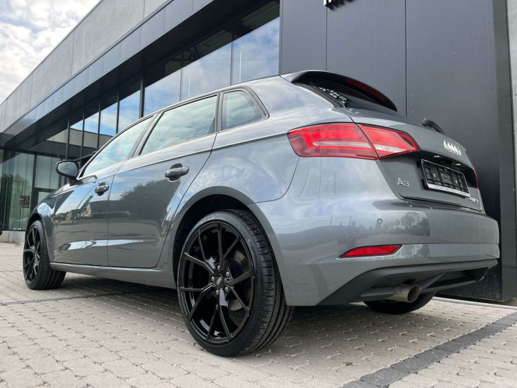 Audi A3 Sportback 30 TFSI Navigatie/Cruise/PDC/Bluetooth.. Leconte Motors