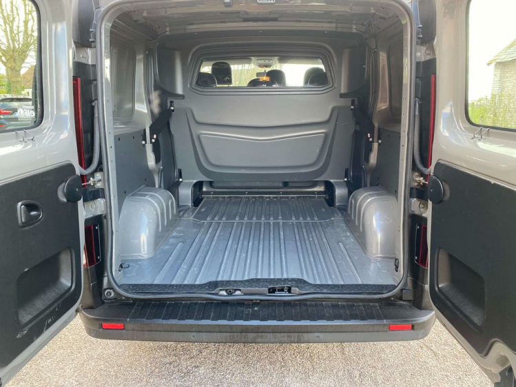 Renault Trafic 1.6 dCi Lichte VR Dubbele Cabine 6-zitpl/Airco/PDC Leconte Motors