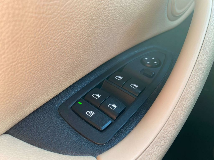 BMW X1 1.5iA sDrive18 31.000km Leder/Panodak/PDC/BT/USB! Leconte Motors