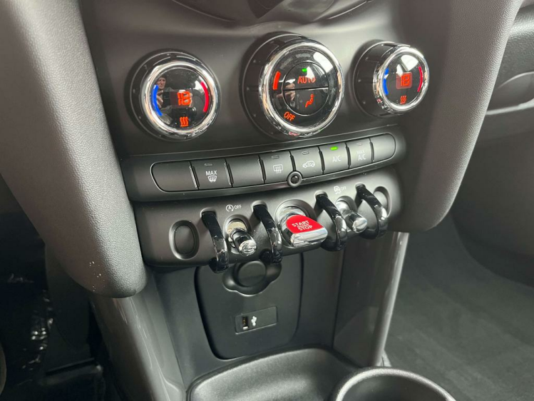 MINI Cooper 1.5i Facelift 5D LED/Carplay/Gps/Cruise/DAB+/PDC Leconte Motors