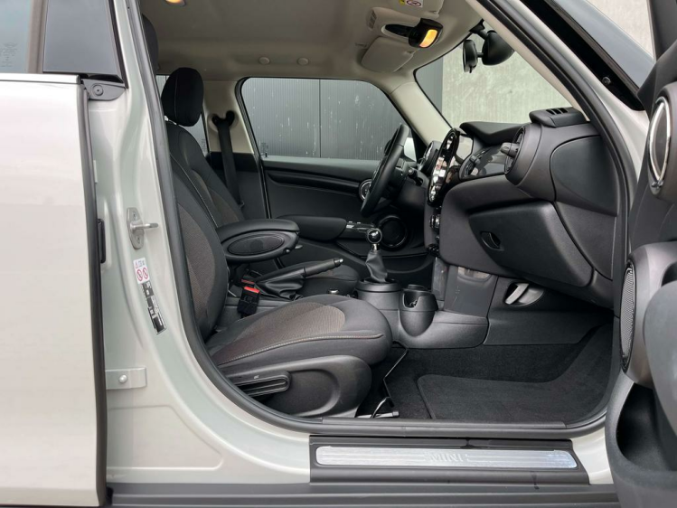 MINI Cooper 1.5i Facelift 5D LED/Carplay/Gps/Cruise/DAB+/PDC Leconte Motors