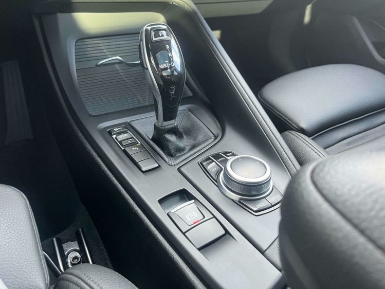 BMW X1 1.5iA sDrive18 Panodak/Sportzetels/Gps-Pro/Carplay Leconte Motors