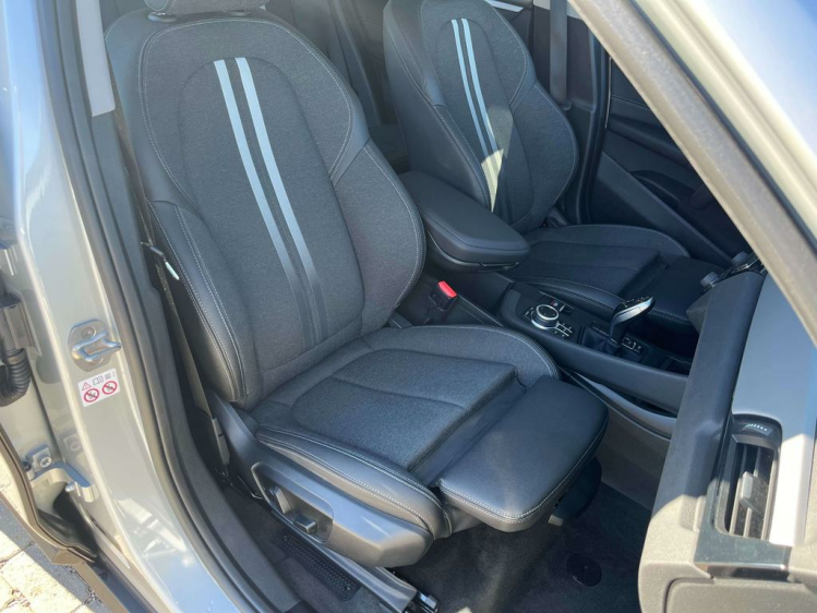 BMW X1 1.5iA sDrive18 Navi-Pro/Sportzetels/Camera/HUD/DAB Leconte Motors