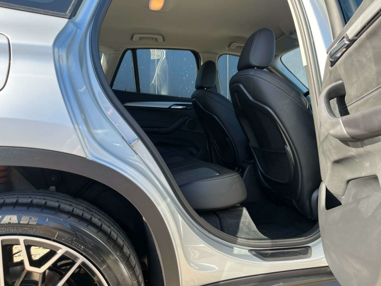 BMW X1 1.5iA sDrive18 Navi-Pro/Sportzetels/Camera/HUD/DAB Leconte Motors