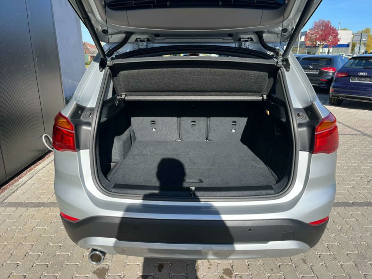 BMW X1 1.5iA sDrive18 Navi-Pro/Sportzetels/Camera/HUD/DAB Leconte Motors