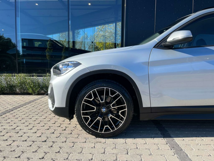 BMW X1 1.5iA sDrive18 Navi-Pro/Sportzetels/Camera/HUD/DAB Leconte Motors