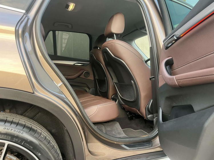 BMW X1 2.0iAS sDrive20 X-Line Gps-Pro/Camera/Sportzetels Leconte Motors