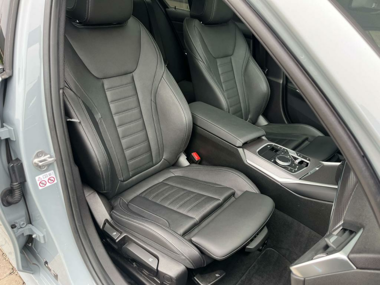 BMW 318 318iA M-Pack Widescreen/Schuifdak/HUD/Harman/CAM Leconte Motors