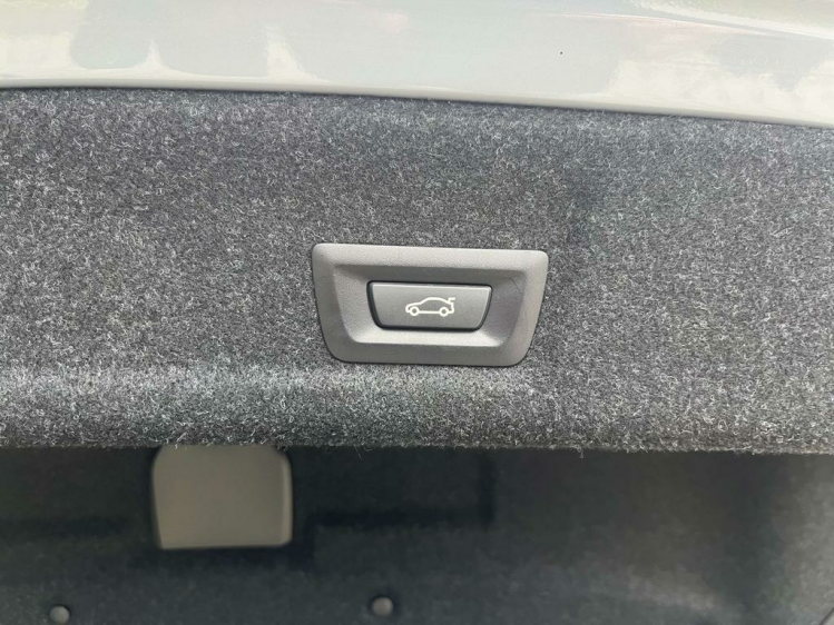 BMW 318 318iA M-Pack Widescreen/Schuifdak/HUD/Harman/CAM Leconte Motors