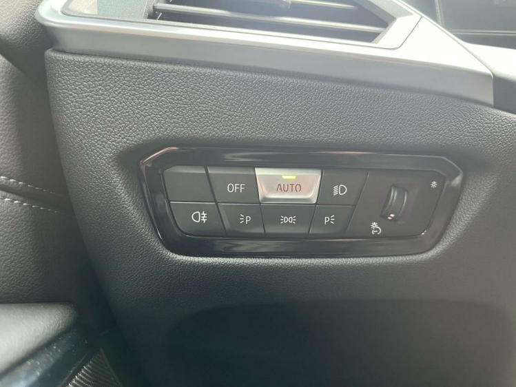 BMW 318 318iA M-Pack Widescreen/Schuifdak/HUD/Harman/CAM Leconte Motors