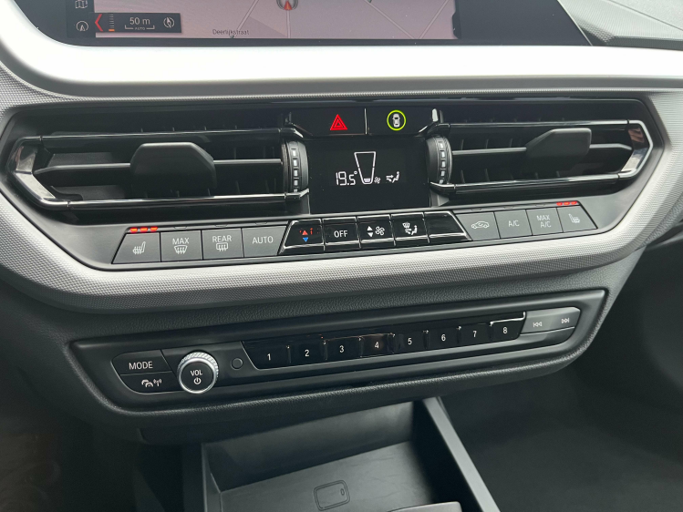 BMW 118 118i Full-LED/Navigatie/Carplay/Zetelverwarming/.. Leconte Motors