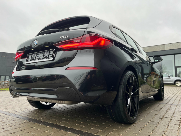 BMW 118 118i Full-LED/Navigatie/Carplay/Zetelverwarming/.. Leconte Motors
