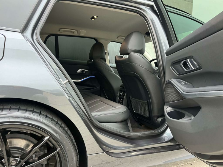 BMW 318 Touring 318iA Sportzetels/Sfeerverlichting/DAB+... Leconte Motors