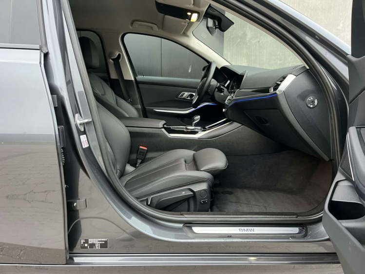 BMW 318 Touring 318iA Sportzetels/Sfeerverlichting/DAB+... Leconte Motors