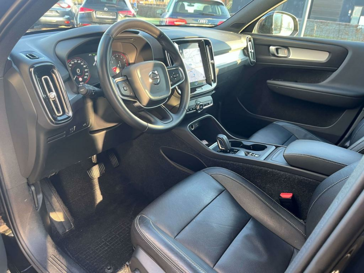 Volvo XC40 2.0 T4 Momentum Pro Geartronic Panodak/Leder/CAM.. Leconte Motors