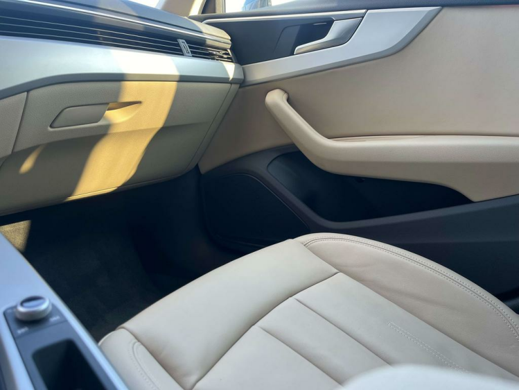 Audi A4 Avant 35 TFSI Avant S-Tronic Virtual/Leder/Trekhk Leconte Motors