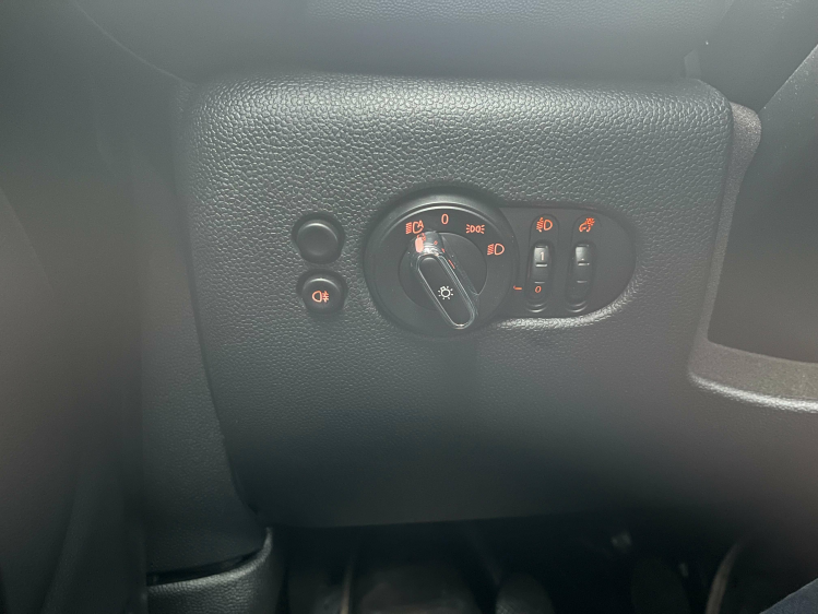 MINI One 1.5i Facelift 5D Full-LED/Carplay/Gps/Cruise/PDC.. Leconte Motors